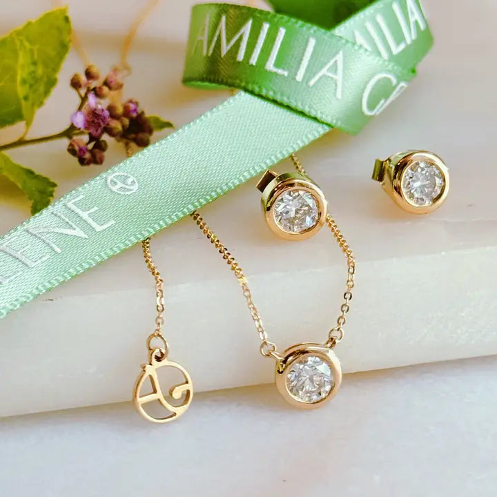 Bezel Solitaire Round Necklace in Yellow Gold 0.5 Carats